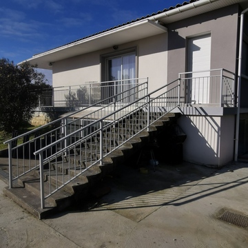 Garde-corps barreaudage vertical thermolaqué 44 mètres linéaires