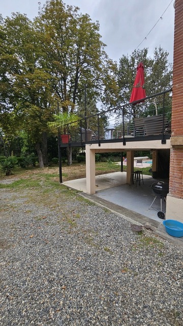 Structure et garde-corps en acier thermolaqué 2100S pour terrasse 6x3m