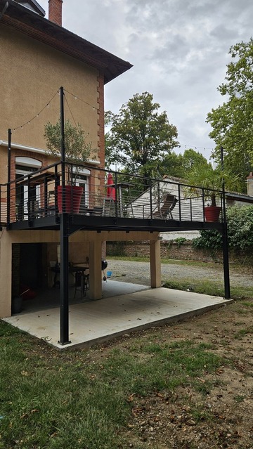 Structure et garde-corps en acier thermolaqué 2100S pour terrasse 6x3m