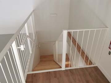 Garde-corps barreaudage vertical blanc mat